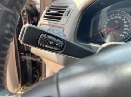 Volvo - S40