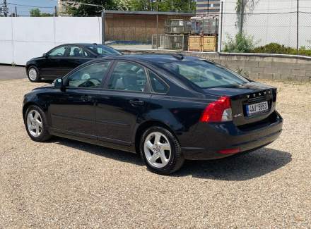 Volvo - S40