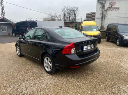 Volvo - S40