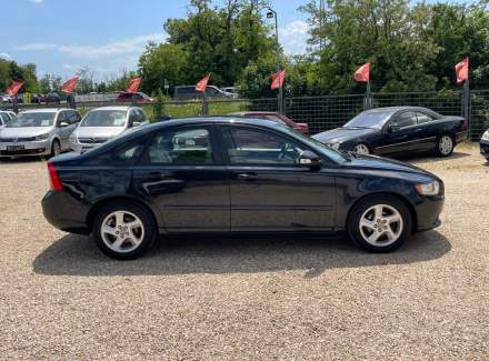 Volvo - S40