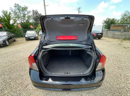 Volvo - S40