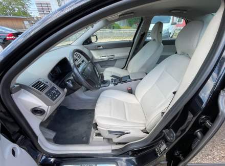 Volvo - S40