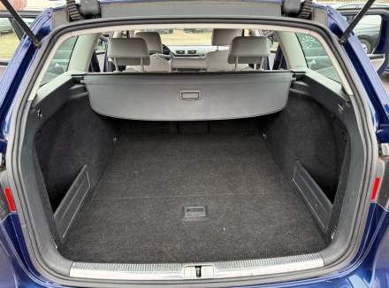 Volkswagen - Passat