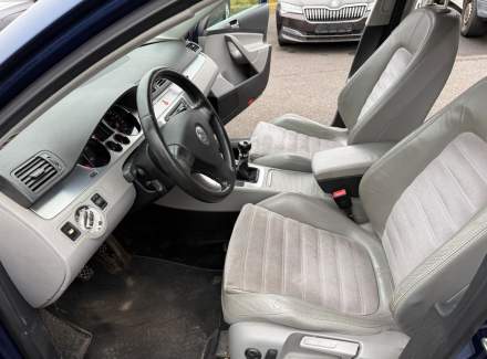 Volkswagen - Passat