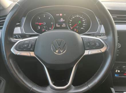 Volkswagen - Passat