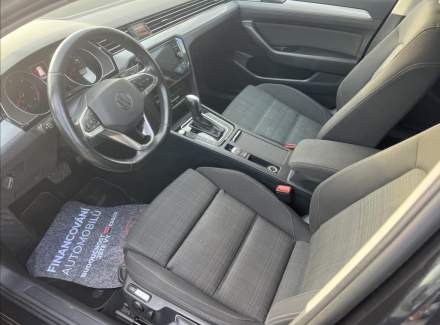 Volkswagen - Passat