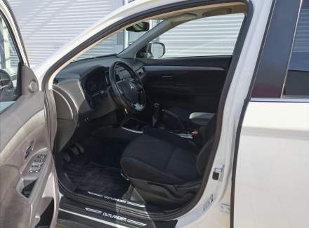 Mitsubishi - Outlander