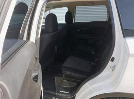 Mitsubishi - Outlander