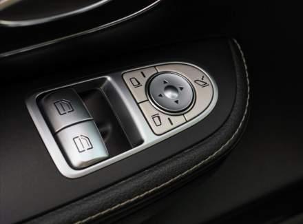 Mercedes-Benz - V-class