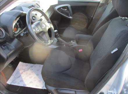 Toyota - RAV 4