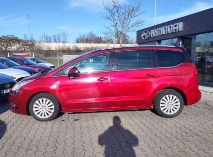 Peugeot - 5008