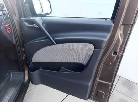 Mercedes-Benz - Viano