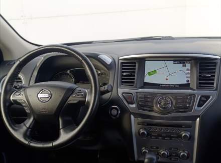 Nissan - Pathfinder