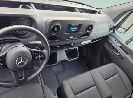 Mercedes-Benz - Sprinter