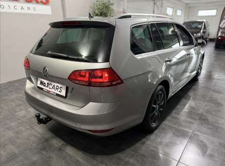 Volkswagen - Golf
