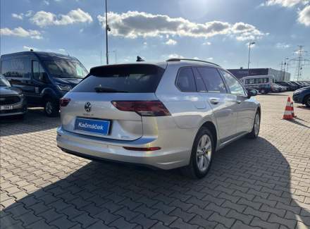 Volkswagen - Golf