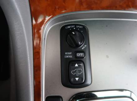 Toyota - Land Cruiser