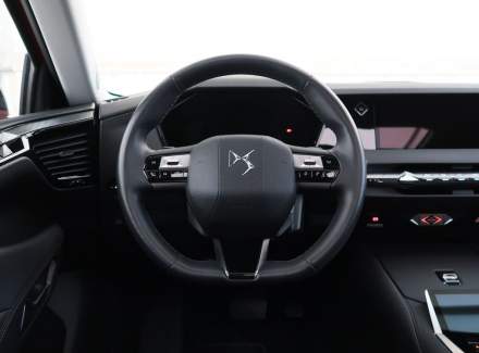 DS Automobiles - DS4