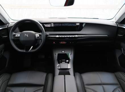 DS Automobiles - DS4