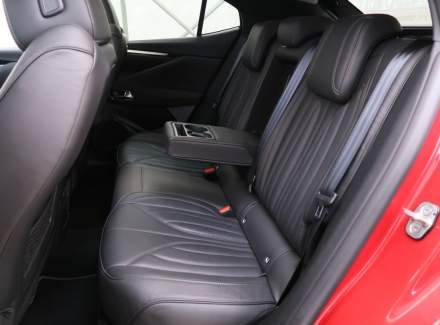 DS Automobiles - DS4