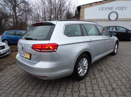 Volkswagen - Passat