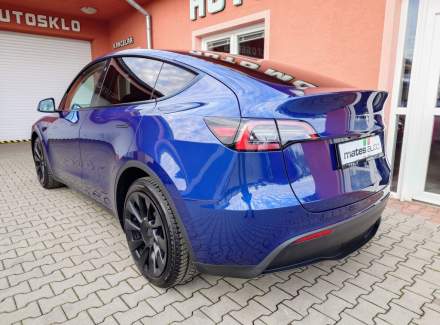 Tesla - Model Y