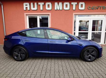 Tesla - Model 3