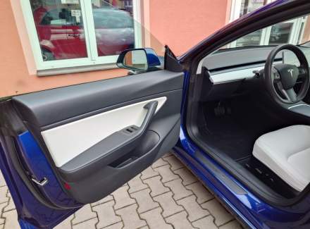 Tesla - Model 3