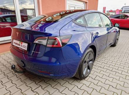 Tesla - Model 3