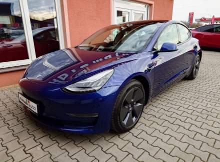 Tesla - Model 3