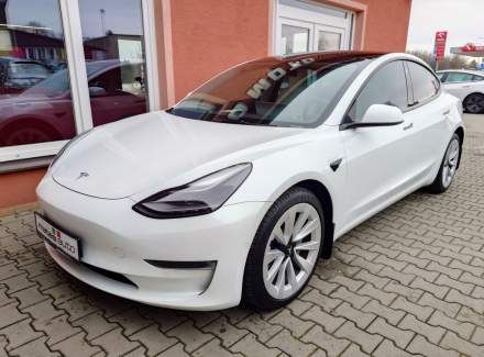 Tesla - Model 3