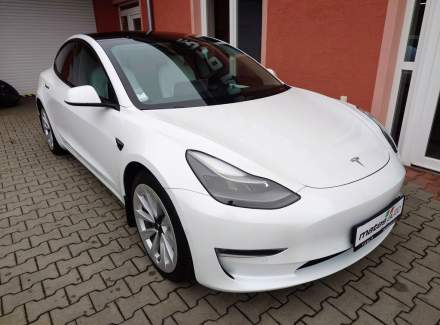 Tesla - Model 3