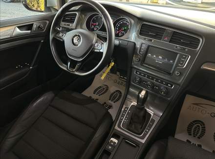 Volkswagen - Golf