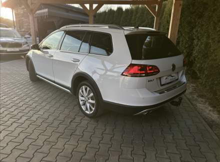 Volkswagen - Golf