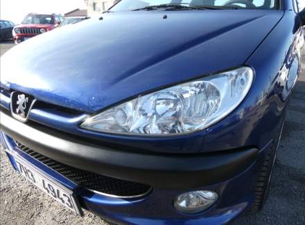 Peugeot - 206