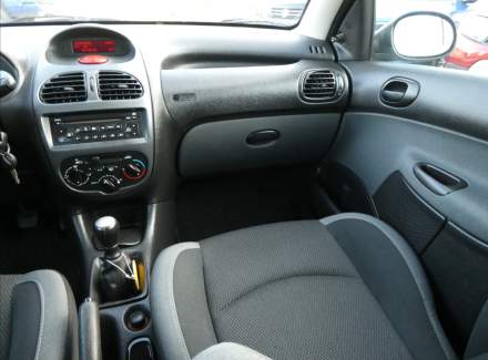 Peugeot - 206