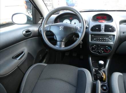 Peugeot - 206