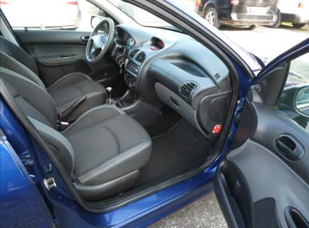 Peugeot - 206