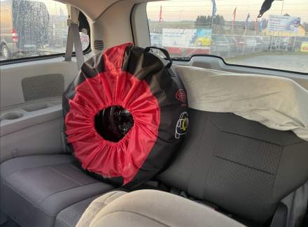 Chrysler - Town & Country