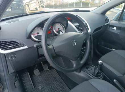 Peugeot - 207