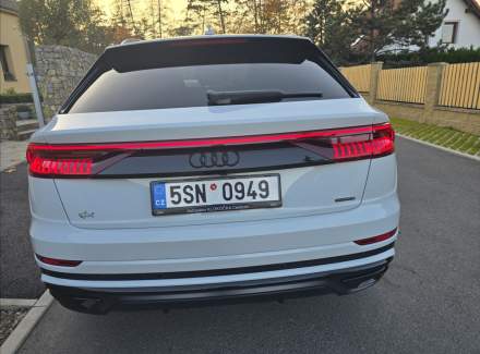 Audi - Q8