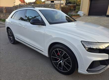 Audi - Q8