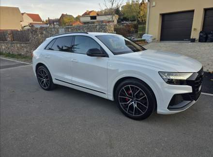 Audi - Q8