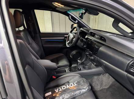 Toyota - Hilux