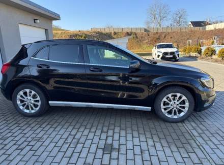 Mercedes-Benz - GLA