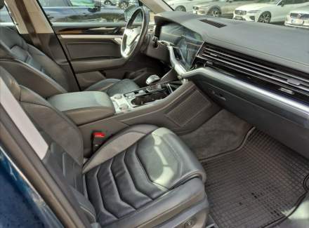 Volkswagen - Touareg