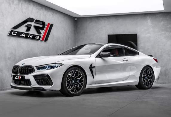 BMW - M8