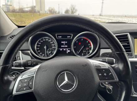 Mercedes-Benz - M-class