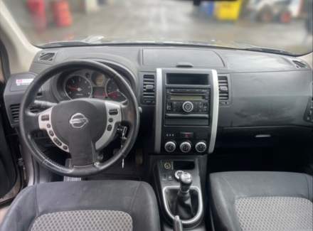 Nissan - X-Trail