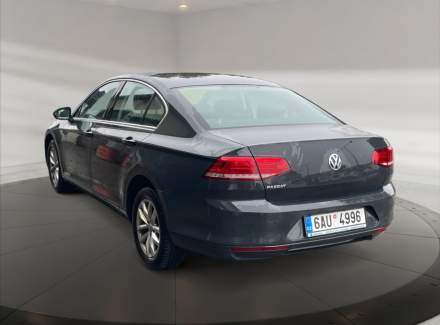 Volkswagen - Passat